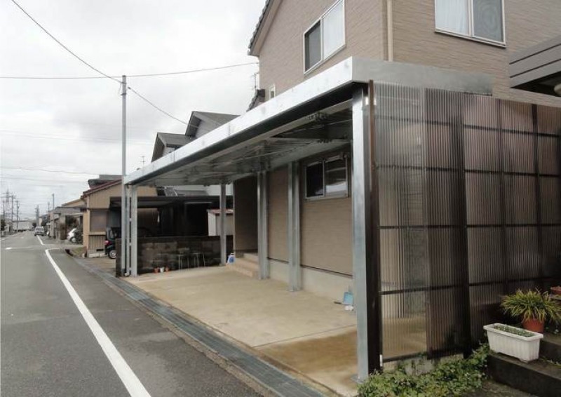 大きな間口ながら車を家の側面にそって駐車させたい場合途中に柱はいれたくないですねサムネイル