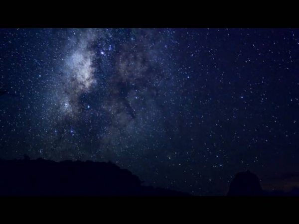 天の川が流れる月ヶ浜の夜 / 西表島[TIME LAPSE PHOTOGRAPHY] 1080Pサムネイル